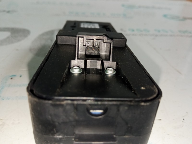 MANDO ELEVALUNAS DELANTERO IZQUIERDO 8X2314540AE  - imagen 2