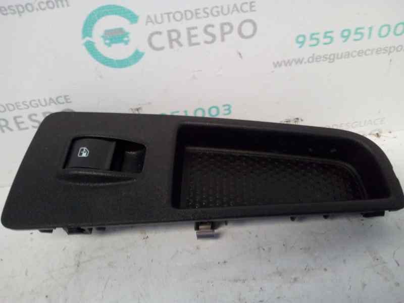 MANDO ELEVALUNAS DELANTERO DERECHO 08210B832  - imagen 1