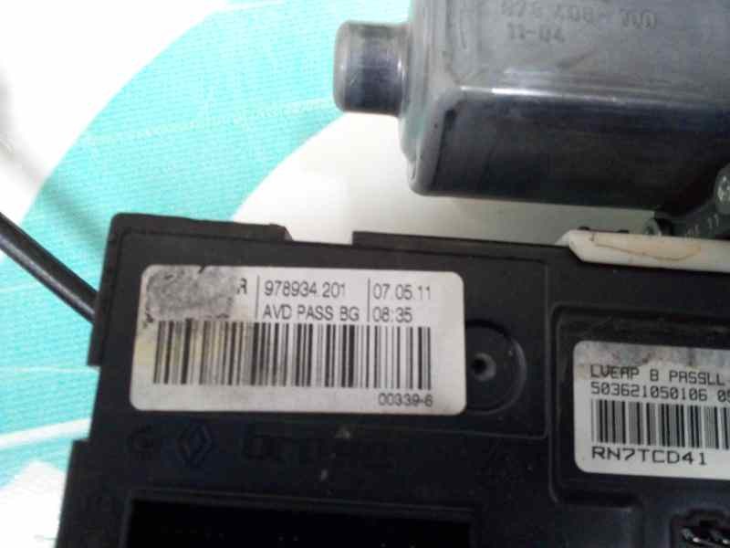 ELEVALUNAS DELANTERO DERECHO  - imagen 2