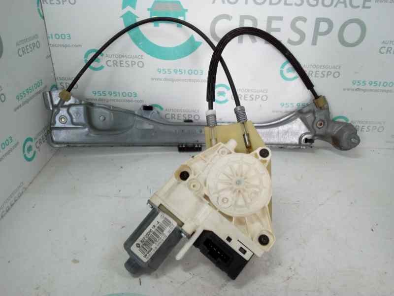 ELEVALUNAS TRASERO DERECHO 827300001R--A  - imagen 1