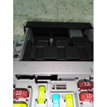 CAJA RELES / FUSIBLES 13222786  - miniatura 3