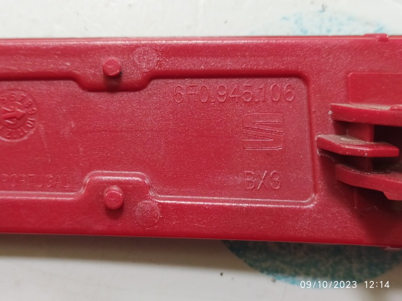 PILOTO TRASERO DERECHO PARAGOLPES 6F0945106  - imagen 2