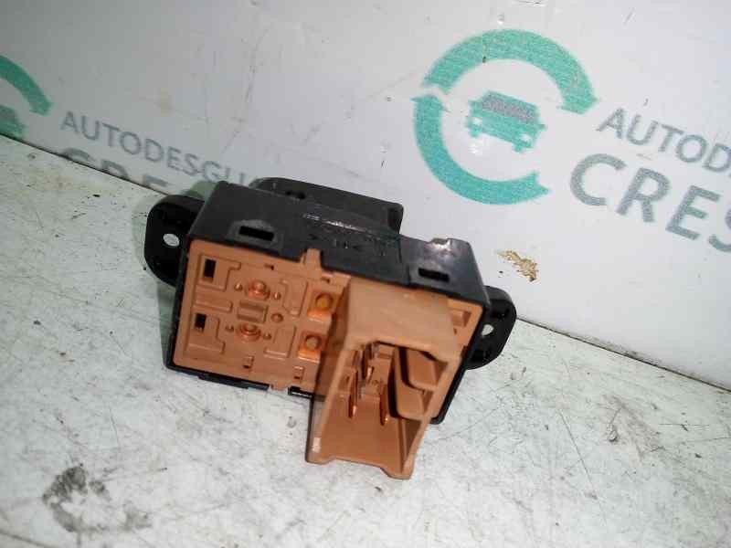 MANDO ELEVALUNAS TRASERO IZQUIERDO 202007550  - imagen 2