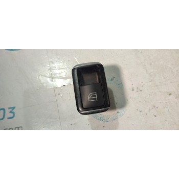 MANDO ELEVALUNAS TRASERO DERECHO A2049058102 