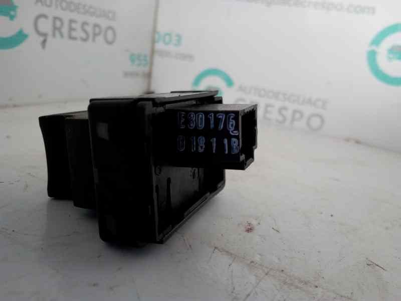 MANDO ELEVALUNAS TRASERO DERECHO  - imagen 2