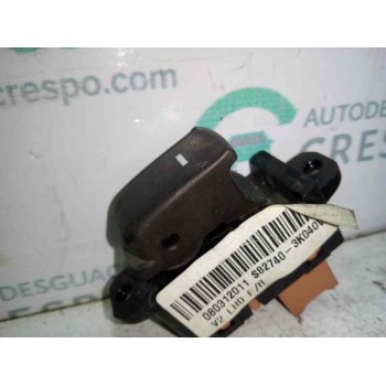 MANDO ELEVALUNAS DELANTERO DERECHO S827403K040V2  - miniatura 2