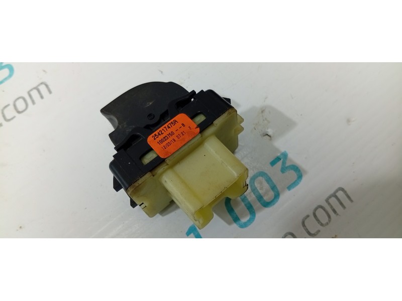 MANDO ELEVALUNAS DELANTERO DERECHO 254217475R  - imagen 2