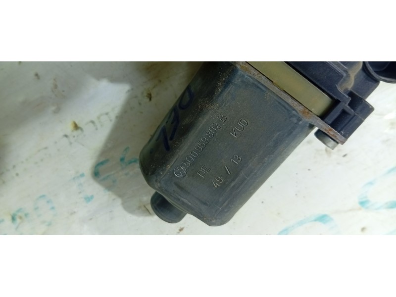 ELEVALUNAS DELANTERO DERECHO 5Q0959802B  - imagen 2