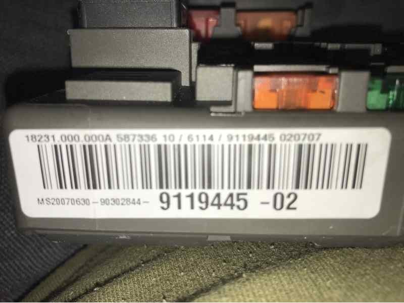 CAJA RELES / FUSIBLES 911944502 64481091030101 B010106900 - imagen 2