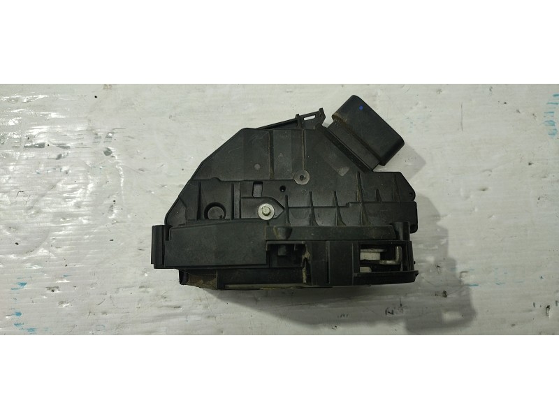 CERRADURA PUERTA DELANTERA DERECHA BM5AA21812BG  - imagen 1