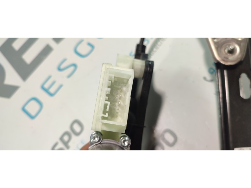 ELEVALUNAS TRASERO DERECHO 3G5839462B  - imagen 4