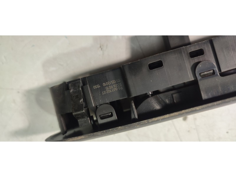 MANDO ELEVALUNAS DELANTERO DERECHO 96661102XT  - imagen 2