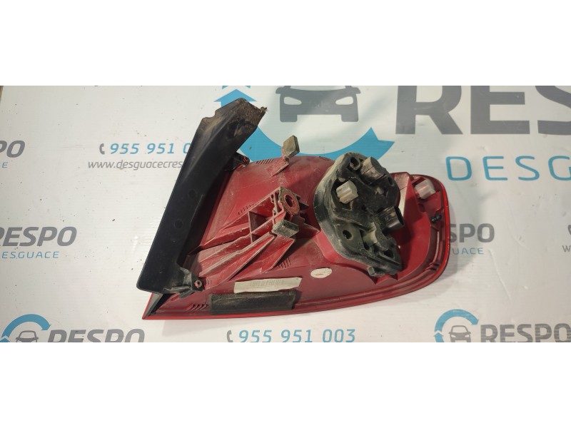 PILOTO TRASERO IZQUIERDO 8K5945095D  - imagen 2
