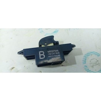 MANDO ELEVALUNAS TRASERO DERECHO C8DD411MB  - miniatura 2