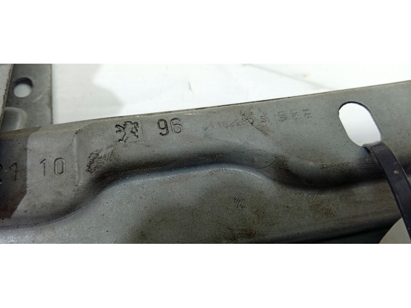 ELEVALUNAS DELANTERO DERECHO ARM119855AVD  - imagen 2