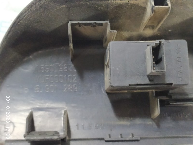 MANDO ELEVALUNAS TRASERO DERECHO  - imagen 2