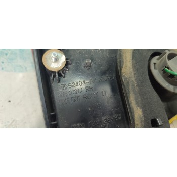 PILOTO TRASERO DERECHO INTERIOR 92404A4  - miniatura 2