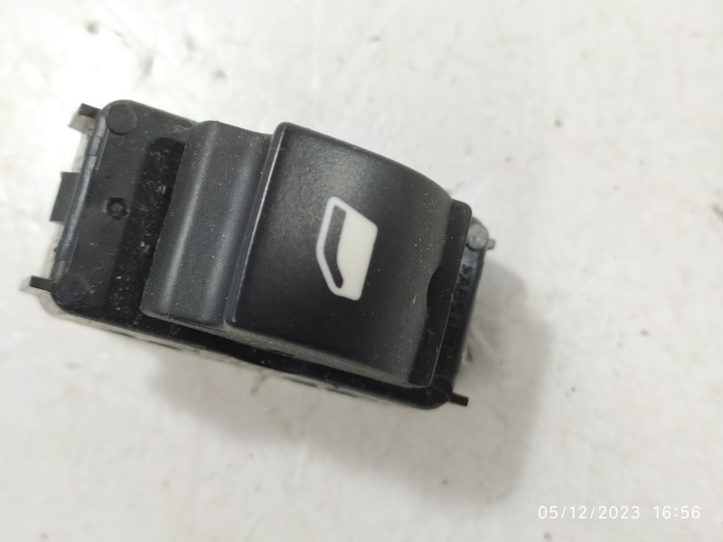 MANDO ELEVALUNAS TRASERO DERECHO 13483539  - imagen 1