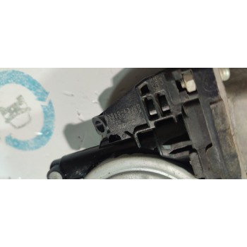 ELEVALUNAS DELANTERO DERECHO 8356063J00  - miniatura 2