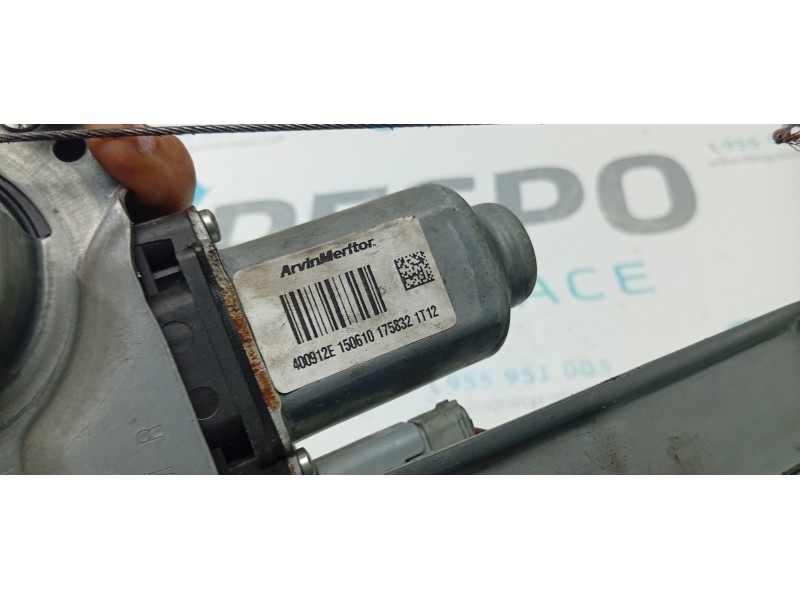 ELEVALUNAS DELANTERO DERECHO ARM119855AVD  - imagen 3