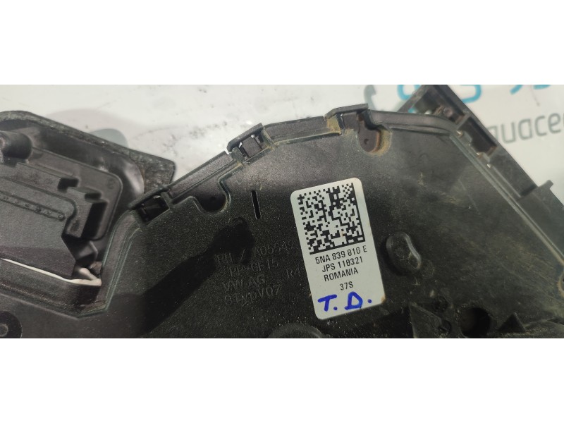 CERRADURA PUERTA TRASERA DERECHA 5NA839016E  - imagen 4