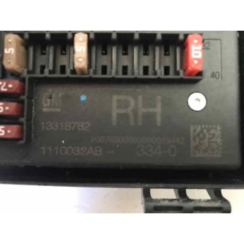 CAJA RELES / FUSIBLES 13318782 1110032AB  - miniatura 2