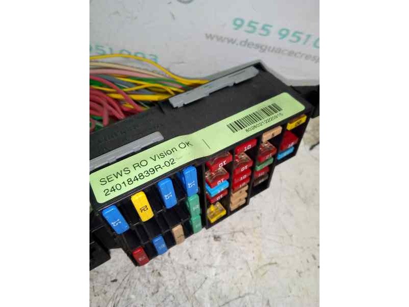 CAJA RELES / FUSIBLES 240184839  - imagen 2