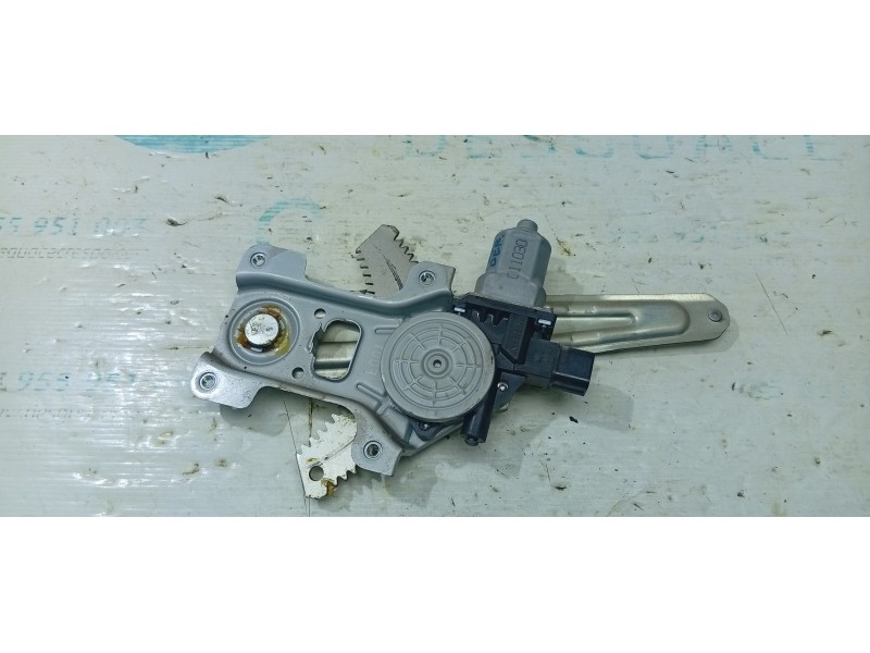 ELEVALUNAS TRASERO DERECHO  - imagen 1