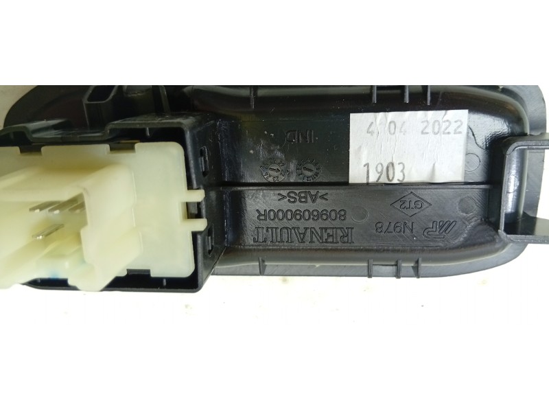 MANDO ELEVALUNAS DELANTERO DERECHO 809609000R  - imagen 2