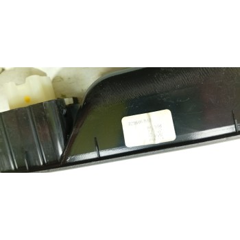 MANDO ELEVALUNAS TRASERO DERECHO 829606755R  - miniatura 2