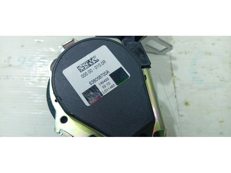 CINTURON SEGURIDAD TRASERO CENTRAL 638068700A  - imagen 2