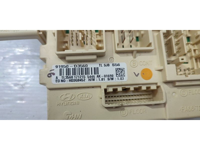 CAJA RELES / FUSIBLES 91950D3560  - imagen 2