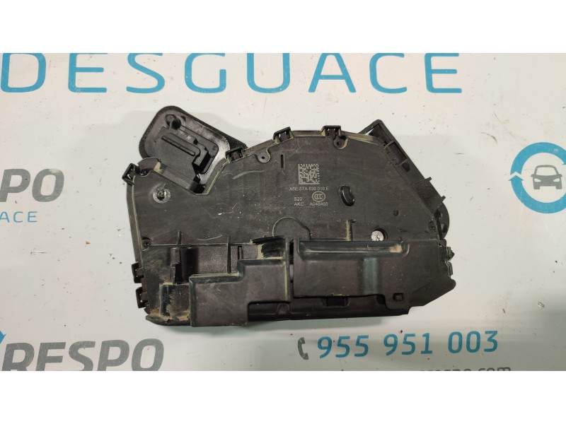 CERRADURA PUERTA TRASERA DERECHA 5TA839016E  - imagen 1