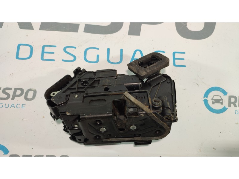 CERRADURA PUERTA TRASERA DERECHA 5TA839016E  - imagen 4