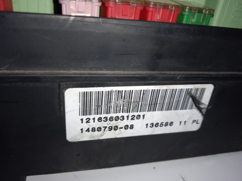 CAJA RELES / FUSIBLES 1480790  - imagen 2