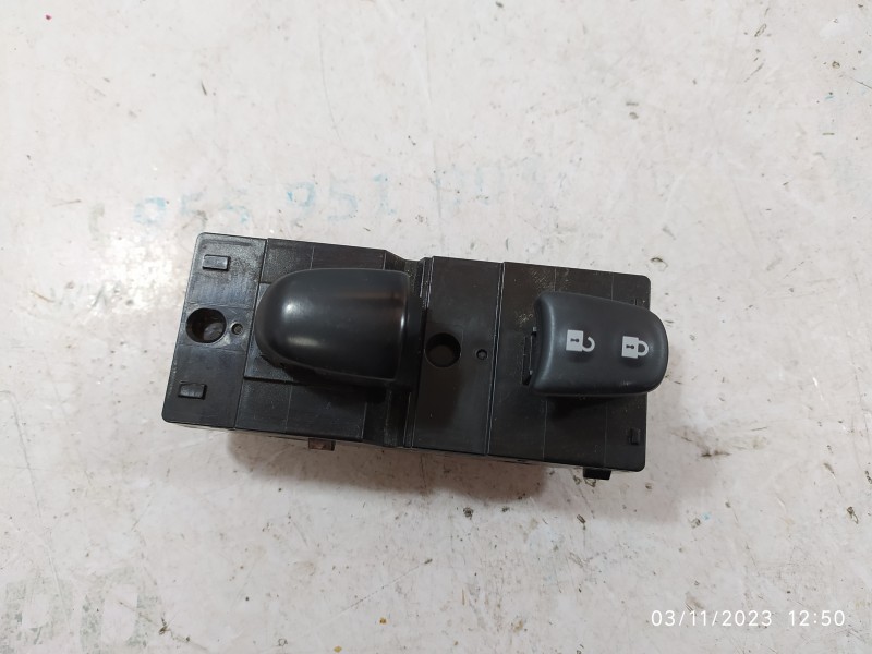 MANDO ELEVALUNAS DELANTERO DERECHO  - imagen 1