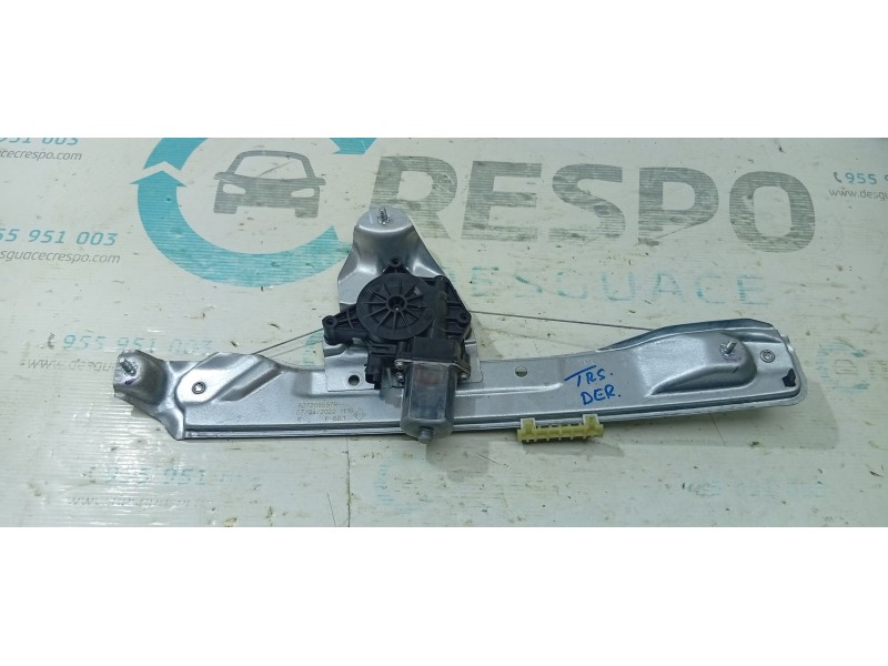 ELEVALUNAS TRASERO DERECHO 827208597R  - imagen 1