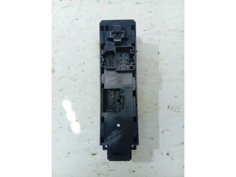 MANDO ELEVALUNAS DELANTERO IZQUIERDO DT1T-14A132-FA / 1690870  - imagen 3