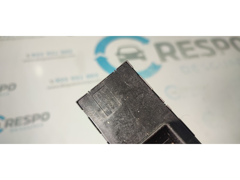 MANDO ELEVALUNAS DELANTERO IZQUIERDO 1K4959857B  - imagen 2