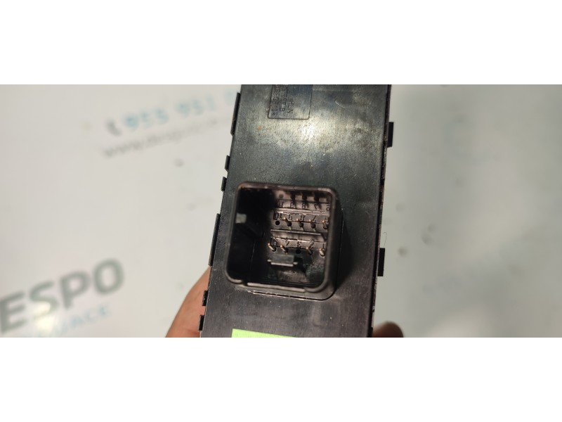 MANDO ELEVALUNAS DELANTERO IZQUIERDO 1K4959857B  - imagen 3