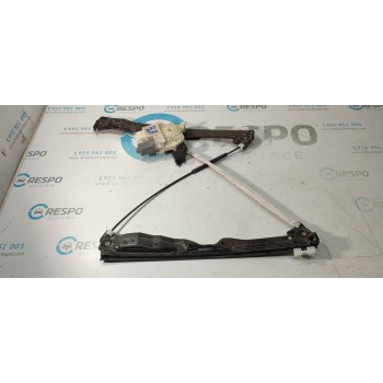 ELEVALUNAS DELANTERO DERECHO 122425AVG 