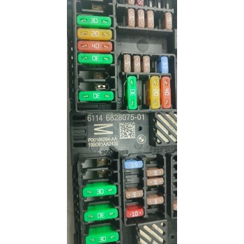 CAJA RELES / FUSIBLES 6828075  - miniatura 2