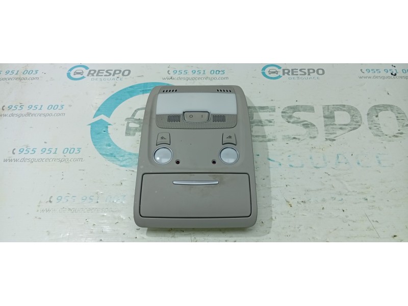 LUZ INTERIOR 8T0947135B  - imagen 1