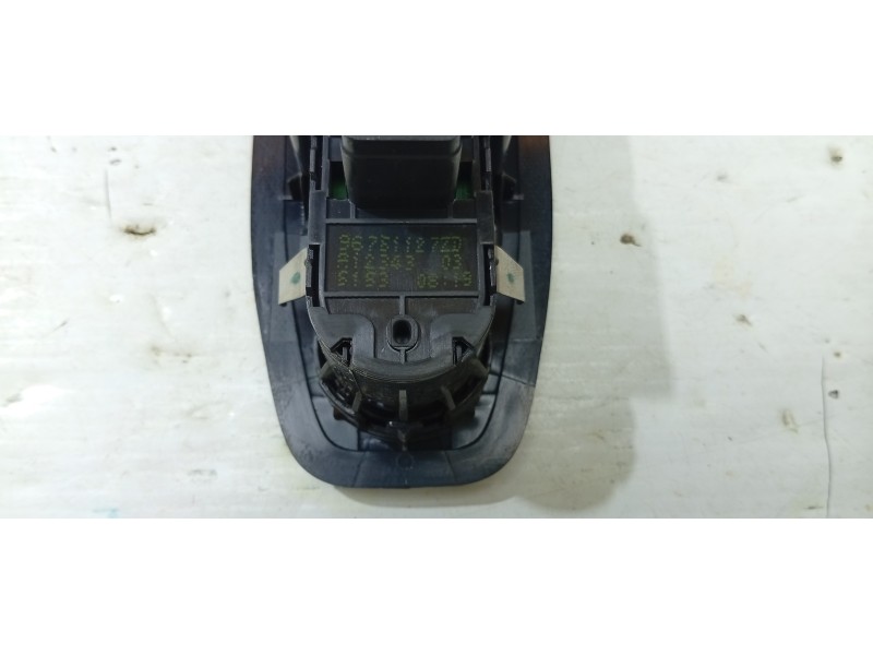 MANDO ELEVALUNAS DELANTERO IZQUIERDO 96761127ZD  - imagen 2