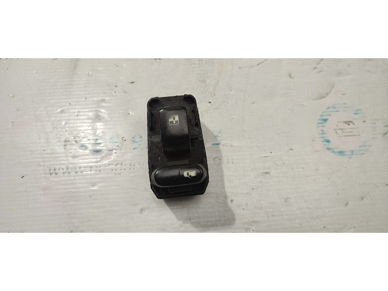 MANDO ELEVALUNAS DELANTERO IZQUIERDO 96190777  - imagen 1