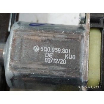 ELEVALUNAS TRASERO IZQUIERDO 83A839461 5Q0959801  - miniatura 3