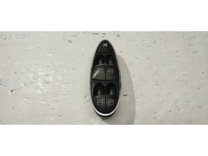 MANDO ELEVALUNAS DELANTERO IZQUIERDO A2118213679  - imagen 1