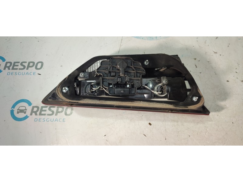 PILOTO TRASERO DERECHO INTERIOR  - imagen 3