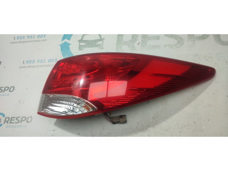 PILOTO TRASERO DERECHO 924022Y0  - imagen 1