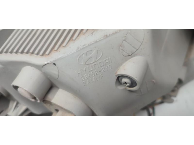 PILOTO TRASERO DERECHO 924022Y0  - imagen 2